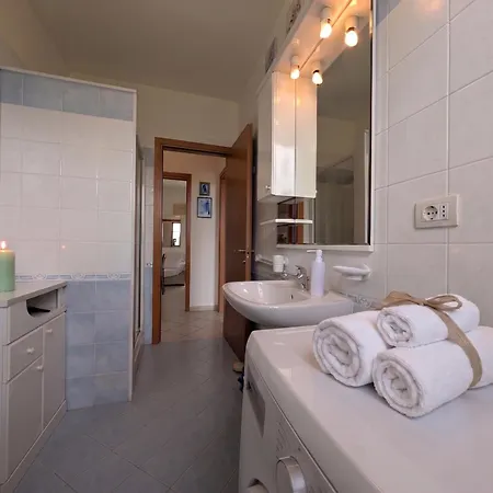 Apartmán -1 Min Dal Mare- Ac Balcone E Garage *